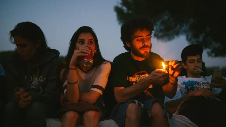 Influência dos amigos no uso de drogas