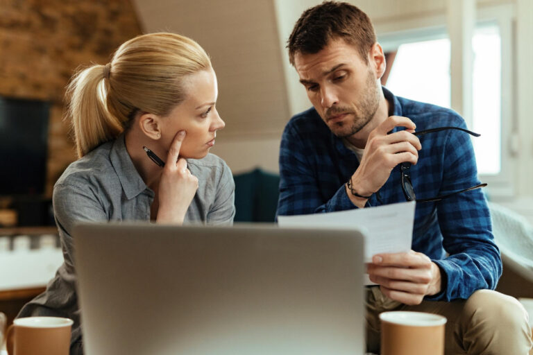 Como lidar com discussões financeiras em casal Como lidar com discussões financeiras em casal