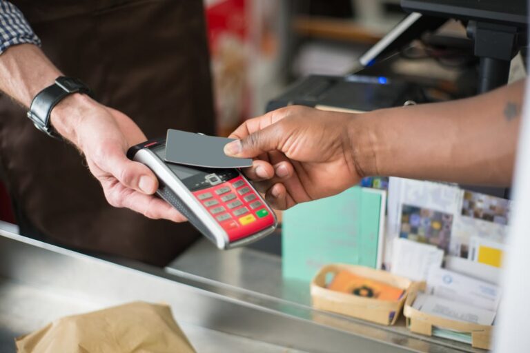 Como o cartão multibenefícios aumenta a satisfação e retenção de talentos Como o cartão multibenefícios aumenta a satisfação e retenção de talentos