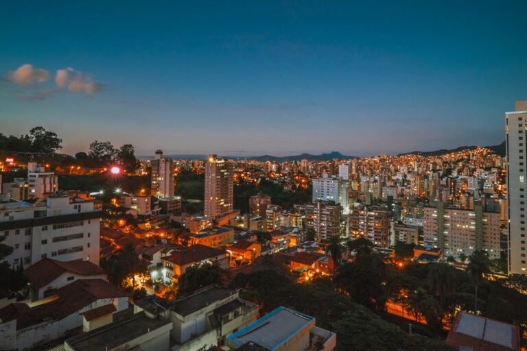 Belo Horizonte não é só um destino urbano: o lugar onde você se hospeda muda completamente sua experiência Belo Horizonte não é só um destino urbano: o lugar onde você se hospeda muda completamente sua experiência